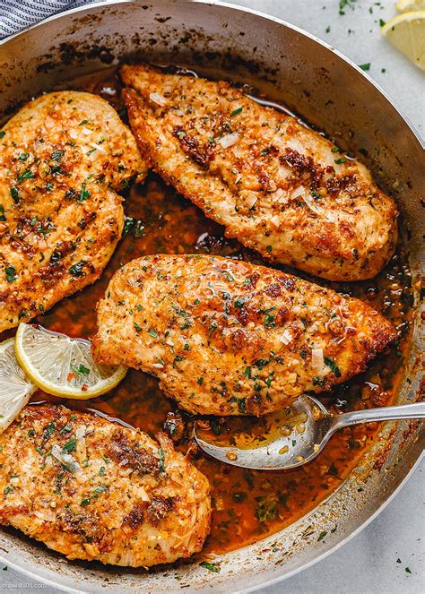 How many calories are in parmesan chicken breast with sauce - calories, carbs, nutrition