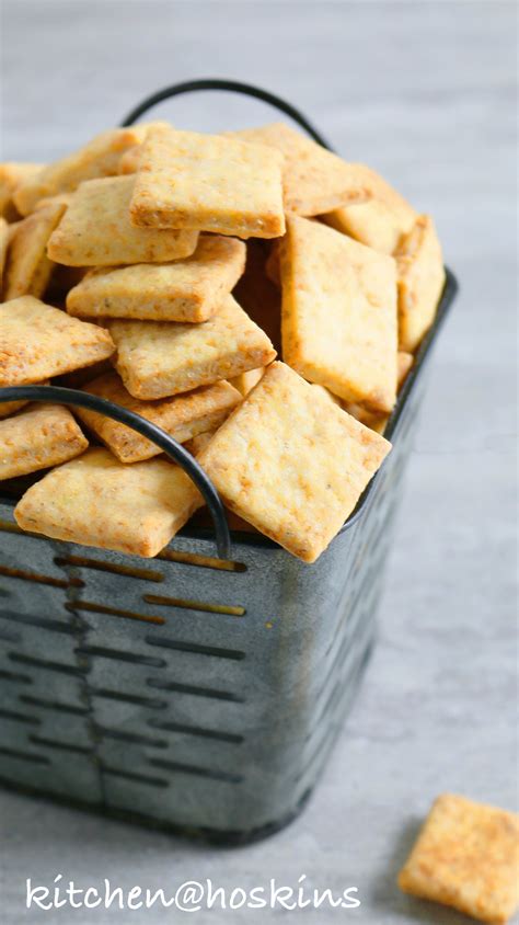 How many calories are in parmesan cracker bread - calories, carbs, nutrition