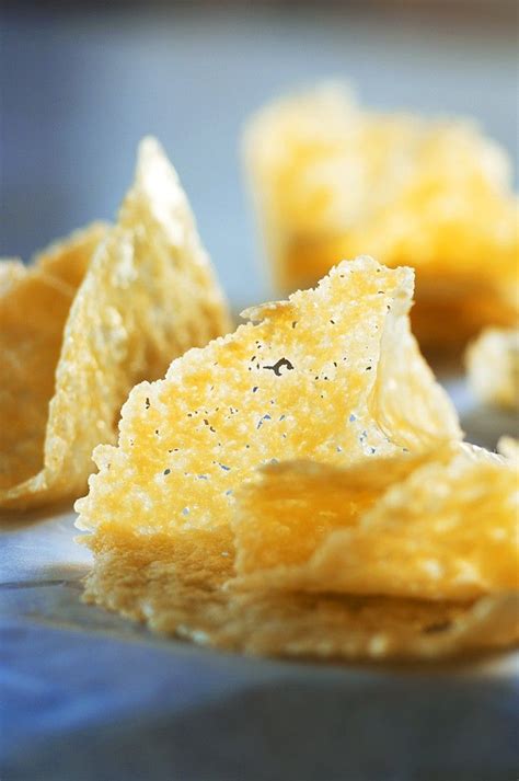 How many calories are in parmesan crisps - calories, carbs, nutrition