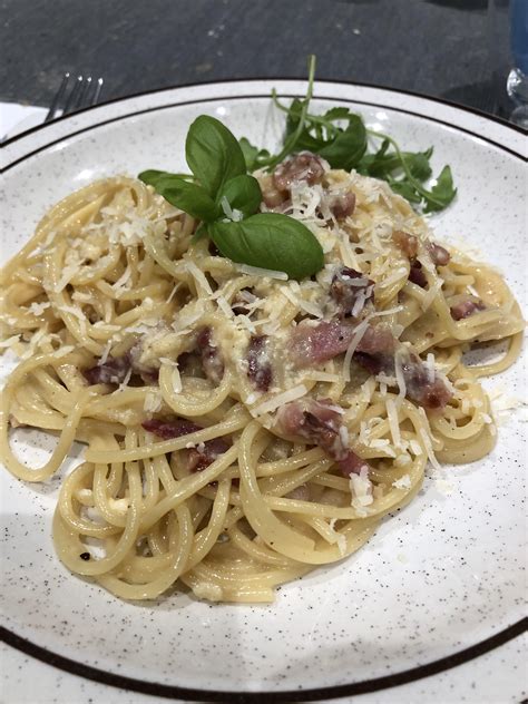 How many calories are in pasta carbonara - calories, carbs, nutrition