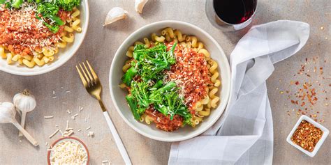 How many calories are in pasta cavatappi bolognese soy vegetarian 8 oz spoodle - calories, carbs, nutrition