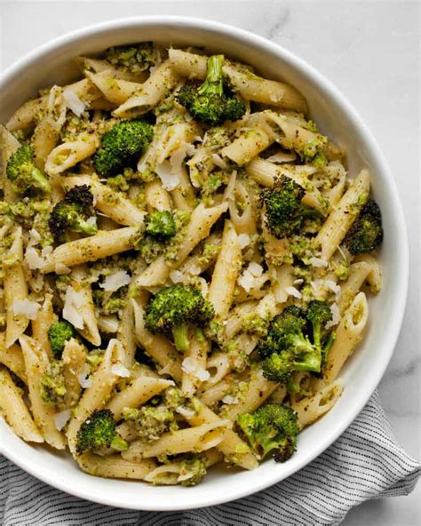 How many calories are in pasta penne pesto broccoli & herb 8 oz spoodle - calories, carbs, nutrition