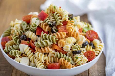 How many calories are in pasta with olives and tomatoes (1) - calories, carbs, nutrition