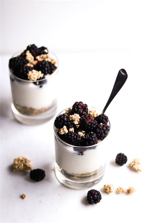 How many calories are in peach blackberry parfait - calories, carbs, nutrition