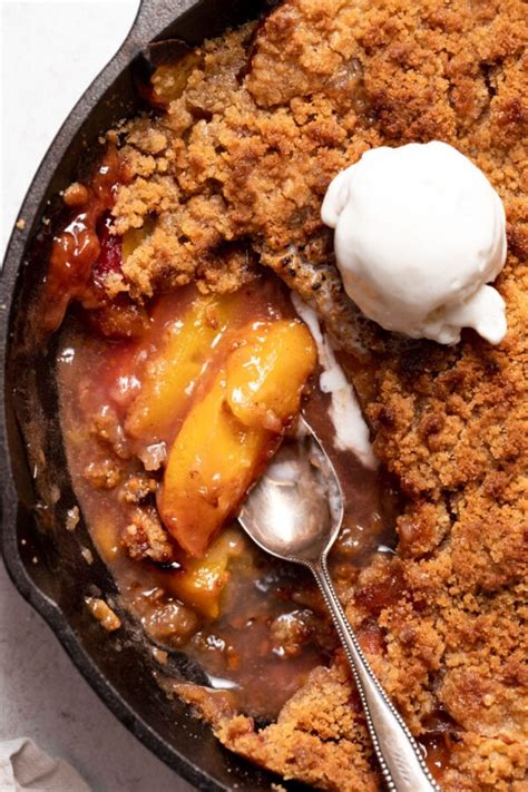 How many calories are in peach crumble - calories, carbs, nutrition