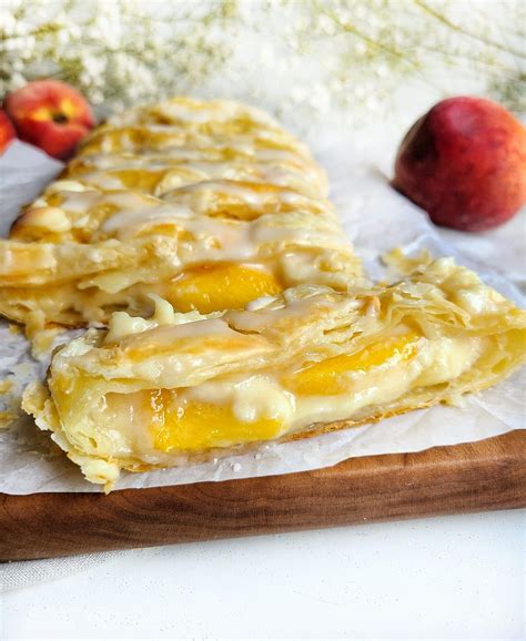 How many calories are in peach strudel - calories, carbs, nutrition