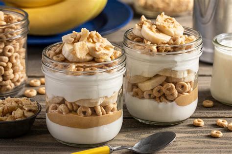 How many calories are in peanut butter and banana yogurt parfait - calories, carbs, nutrition