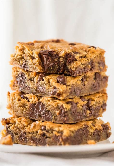 How many calories are in peanut butter chocolate chip bars - calories, carbs, nutrition