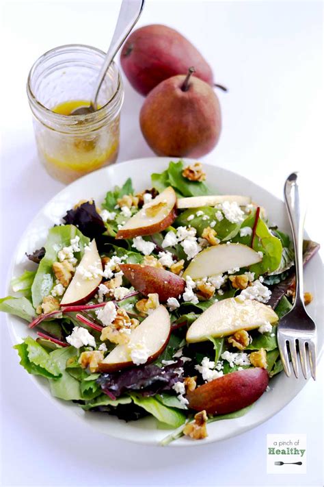 How many calories are in pear, cheese and walnut salad plate - calories, carbs, nutrition