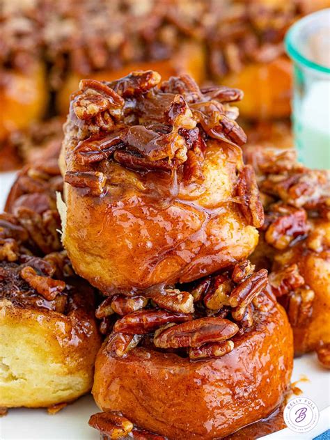 How many calories are in pecan sticky buns - calories, carbs, nutrition