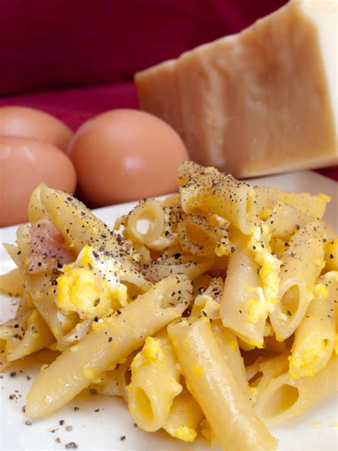 How many calories are in penne alla carbonara - calories, carbs, nutrition