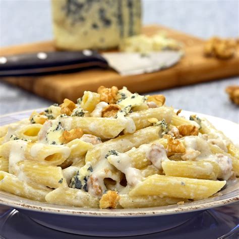 How many calories are in penne with gorgonzola - calories, carbs, nutrition