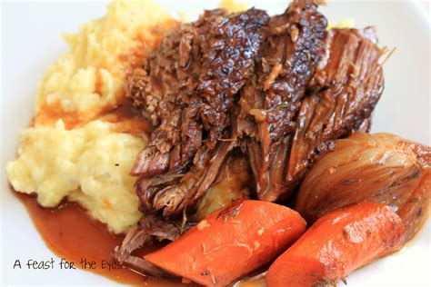 How many calories are in perfect pot roast with mashed potatoes root vegetables - calories, carbs, nutrition