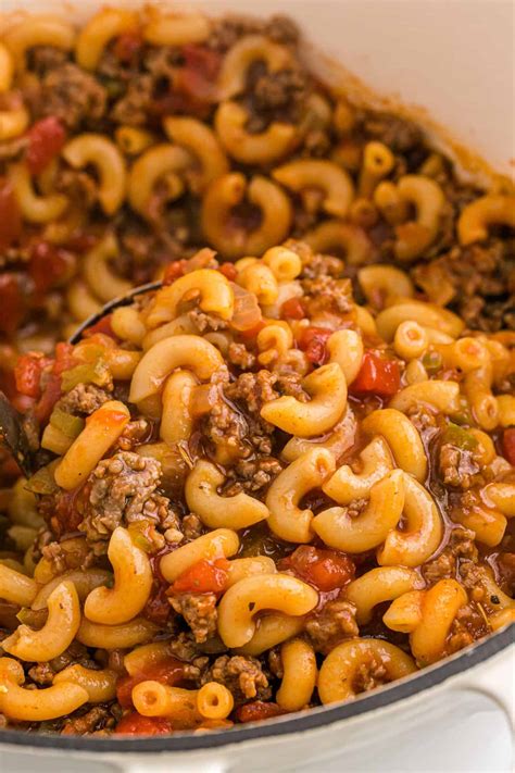 How many calories are in personal european beef goulash casserole - calories, carbs, nutrition