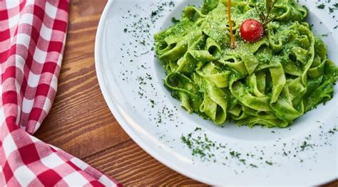 How many calories are in pesto mayonnaise dressing - calories, carbs, nutrition