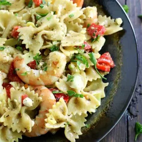 How many calories are in pesto shrimp pasta bake - calories, carbs, nutrition