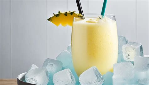 How many calories are in pina colada drink - calories, carbs, nutrition