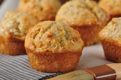 How many calories are in pinapple orange muffins with coconut crumble topping - calories, carbs, nutrition