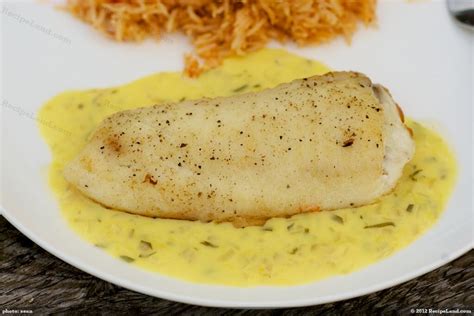 How many calories are in poached tilapia withorange sauce, citrus oregano brown rice romaine salad withorange - calories, carbs, nutrition