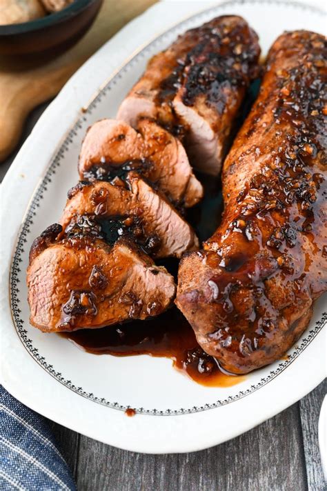 How many calories are in pork loin maple glazed apple pecan chutney 4 oz - calories, carbs, nutrition