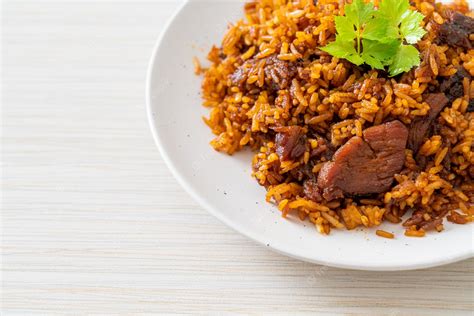 How many calories are in pork nasi goreng - calories, carbs, nutrition