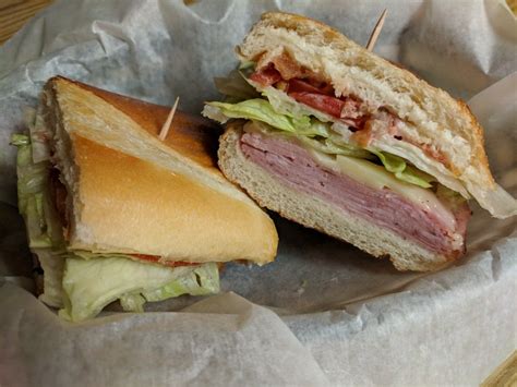 How many calories are in pork sandwich and honey mustard - calories, carbs, nutrition