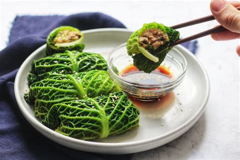 How many calories are in pork stuffed cabbage rolls and smashed potatoes with aromatic herbs - calories, carbs, nutrition