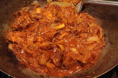 How many calories are in pork vindaloo - calories, carbs, nutrition