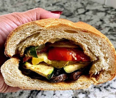 How many calories are in portobello mushroom sandwich, vegan - calories, carbs, nutrition