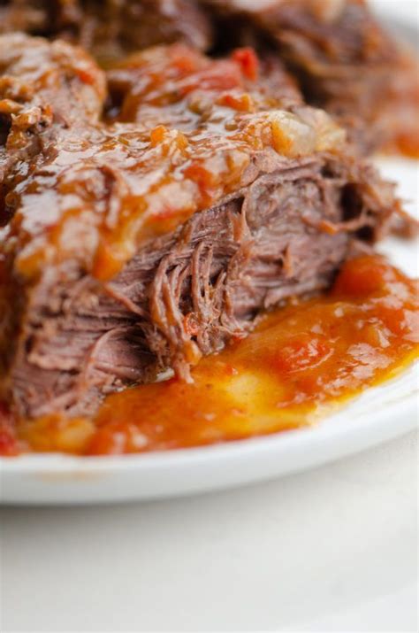 How many calories are in pot roast with tomato gravy - calories, carbs, nutrition