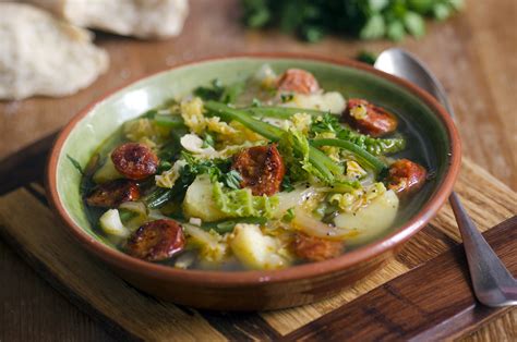 How many calories are in potato soup with kale and chorizo 16 oz - calories, carbs, nutrition