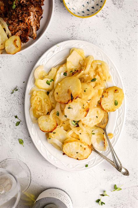 How many calories are in potatoes, lyonnaise - calories, carbs, nutrition