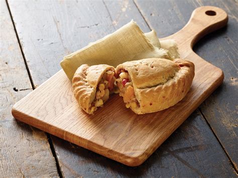 How many calories are in proper cornish vegetable pasty - calories, carbs, nutrition