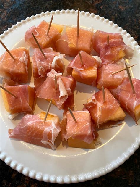 How many calories are in prosciutto wrapped cantaloupe - calories, carbs, nutrition