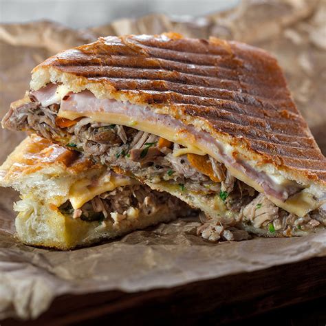 How many calories are in pulled pork panini - calories, carbs, nutrition