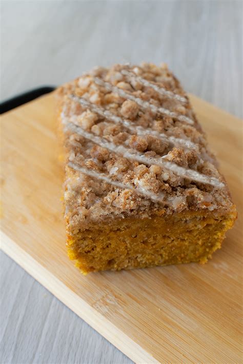 How many calories are in pumpkin loaf cake - calories, carbs, nutrition