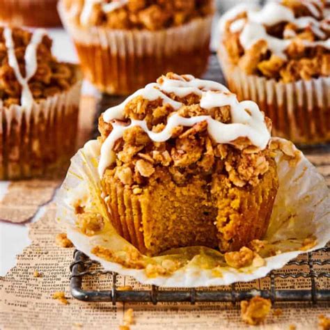 How many calories are in pumpkin muffin - calories, carbs, nutrition