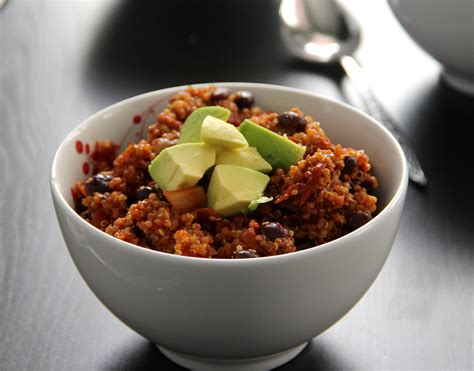 How many calories are in quinoa and black bean chili - calories, carbs, nutrition