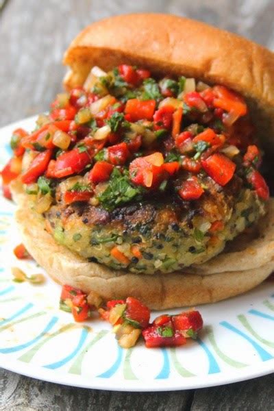 How many calories are in quinoa veggie burger with roasted red pepper relish - calories, carbs, nutrition