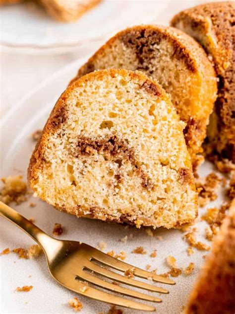 How many calories are in raisin streusel coffee cake - calories, carbs, nutrition