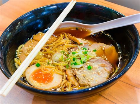 How many calories are in ramen bowl pork shoyu tonkotsu - calories, carbs, nutrition