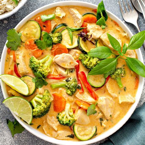 How many calories are in red thai chicken curry, broc & mushroom - calories, carbs, nutrition