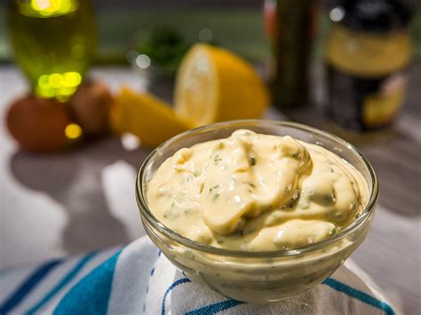 How many calories are in remoulade sauce - calories, carbs, nutrition