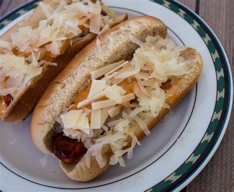 How many calories are in reuben hot dog - calories, carbs, nutrition