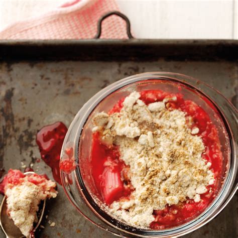 How many calories are in rhubarb crumble - calories, carbs, nutrition