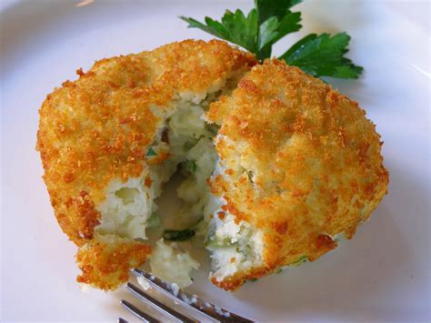 How many calories are in rissole potatoes - calories, carbs, nutrition