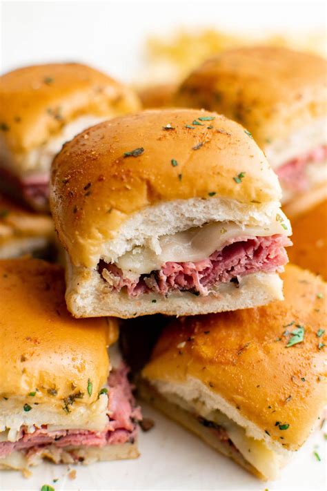 How many calories are in roast beef and goat cheese sliders - calories, carbs, nutrition