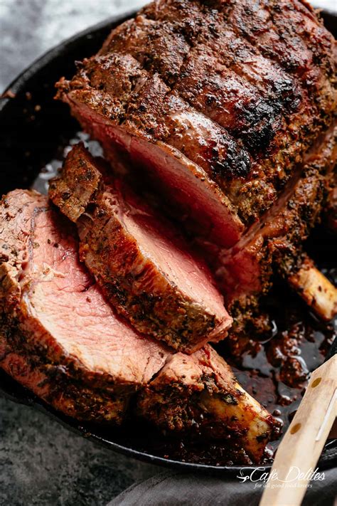 How many calories are in roast prime rib of beef with roasted garlic and braised leeks-occ - calories, carbs, nutrition