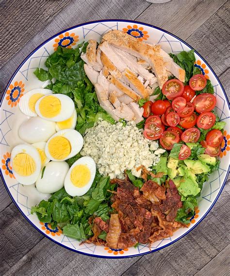 How many calories are in roast turkey cobb salad - calories, carbs, nutrition