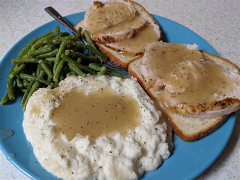 How many calories are in roast turkey with cauliflower mash, peas & carrots - calories, carbs, nutrition